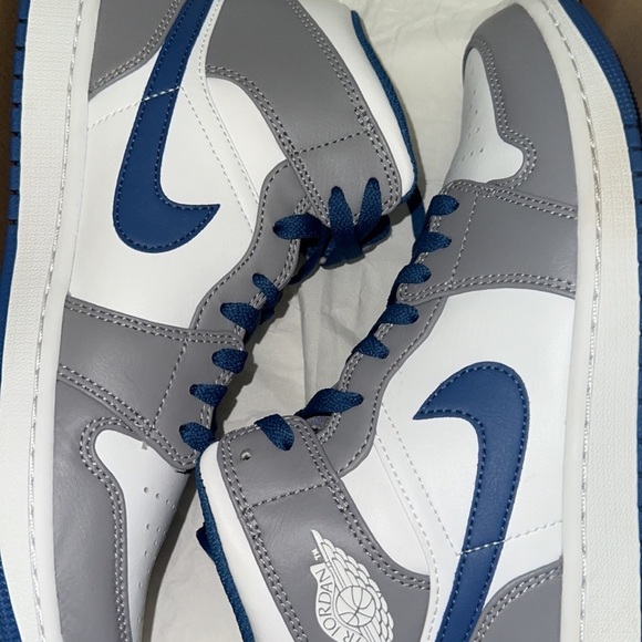 Jordan 1 - Picture 2 of 3